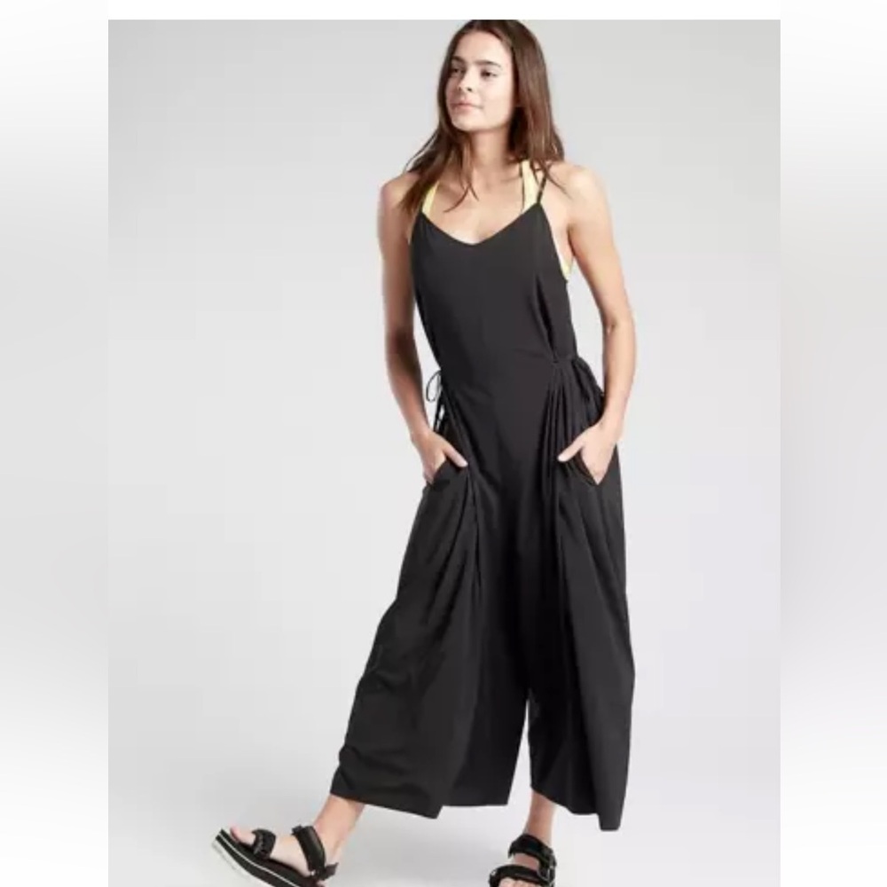 COPY - Athleta Sayulita Jumpsuit Wide Leg Cropped Side Tie in Black, size 6
